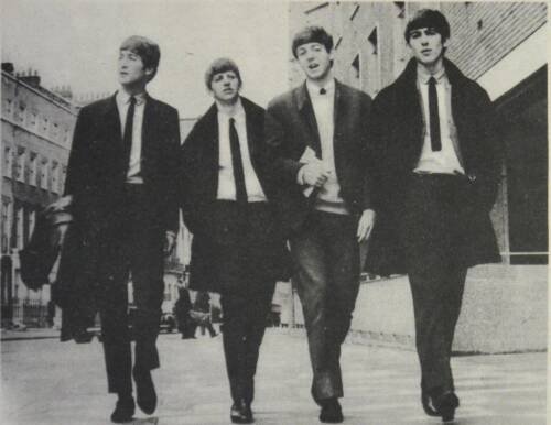 Starfoto: The Beatles / Sie liebt dich